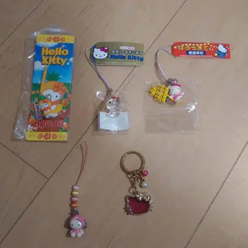 헬로키티 스트랩 키링 세트