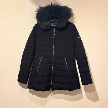 새상품급 TATRAS 여성용 다운 블랙 M 리버서블 클리닝 완료