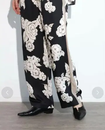 라디에이트 새상품급 빈티지 플라워 프린트 팬츠 이지 팬츠 블랙