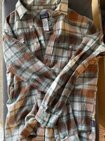 파타고니아 셔츠 사이즈 S (일본 L 사이즈)