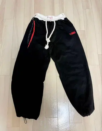 블랙 와이드 팬츠 드로우 스트링 포함