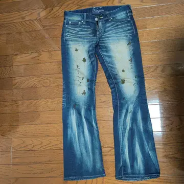 Vanquish 데미지 가공 부츠컷 데님