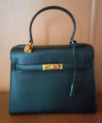 새상품급 블랙 가죽 핸드백