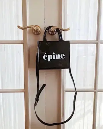 epine 로고 에나멜 숄더백
