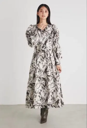 rienda 오픈 숄더 턱 플레어 OP