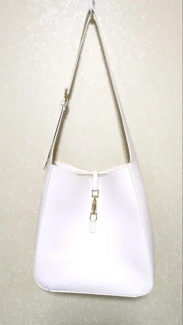 VIS 호보백 화이트 아이보리