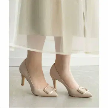 베이지 스틸레토 하이힐
