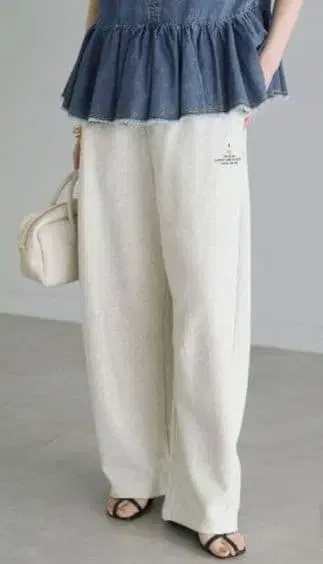 PUAL CE CIN 커브 실루엣 스웨트 팬츠