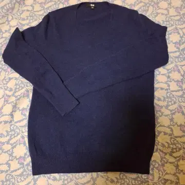 UNIQLO 캐시미어 V넥 스웨터 M 사이즈