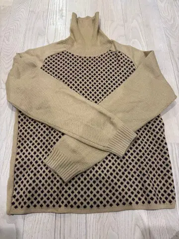 D&G 터틀넥 니트 스웨터