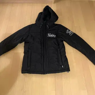 Gotcha 후드 부착 블랙 다운 자켓