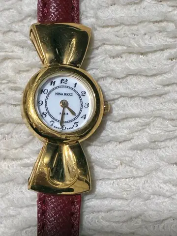 새상품급 NINA RICCI 아날로그 손목시계 골드/레드