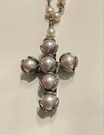 [ 새상품*미사용품 ] Yvone Christa 핑크 펄 크로스 목걸이