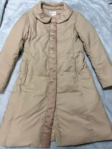 새상품급 49AV. JUNKO SHIMADA 베이지 다운 코트 M