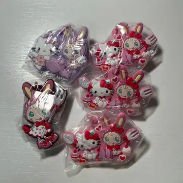 메조피아노 헬로키티 캡슐 러버 키링