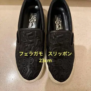 Ferragamo 블랙 가죽 슬립온