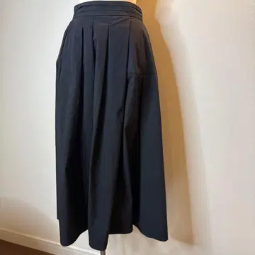 쉽스 SHIPS 이번 시즌 스커트 프라이머리 네이비 라벨