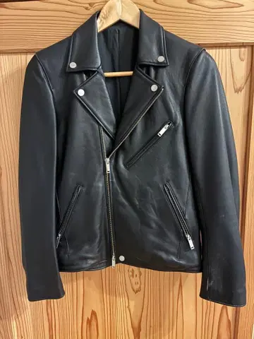 블랙 가죽 라이더 자켓