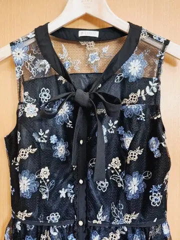 엑시즈팜 꽃무늬 자수 원피스 플라워 튤