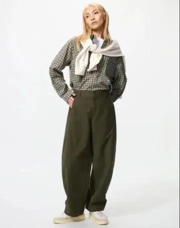 유니클로 저지 배럴 레그 팬츠 XL 올리브 계열 XL 사이즈
