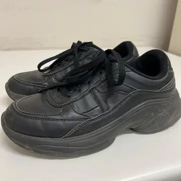 블랙 가죽 통굽 스니커즈