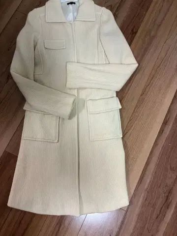 theory 아이보리 코트