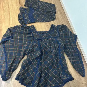 VENERE 네이비 계열 체크 긴팔 블라우스