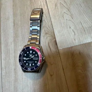 SEIKO 5 스포츠 기계식(자동 와인딩) 해외 모델 SNZF15J1