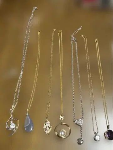 버라이어티입니다. 목걸이 7개 세트