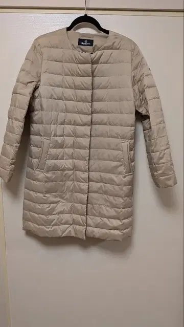 베이지 롱 다운 자켓