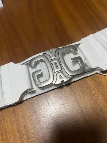 GYDA 화이트 다운 벨트 2023년