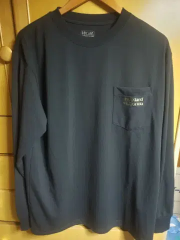 스탠다드 캘리포니아 긴팔 티셔츠 왼쪽 가슴 포켓 부착
