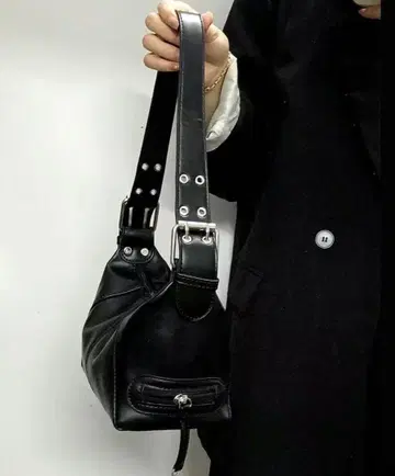 가죽 숄더백 블랙