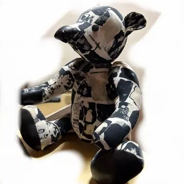 [ 중고 ] DEVILOCK 아트풍 블랙 화이트 곰 봉제 인형