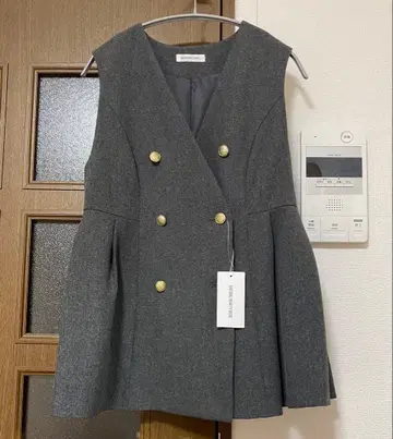 내추럴 뷰티 베이직 메탈 버튼 페플럼 베스트 차콜 M