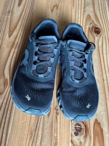 온 클라우드 몬스터 23.5cm 블랙