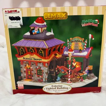Lemax Santa's Sleigh Depot 라이트 부착 건물
