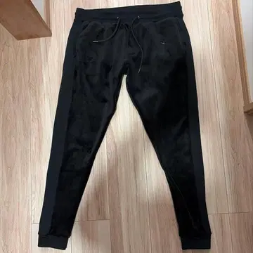 우노피우노우구알레토레 벨로아 팬츠