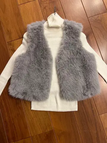 미사용 새상품 그레이 인조 모피 베스트 사이즈 M