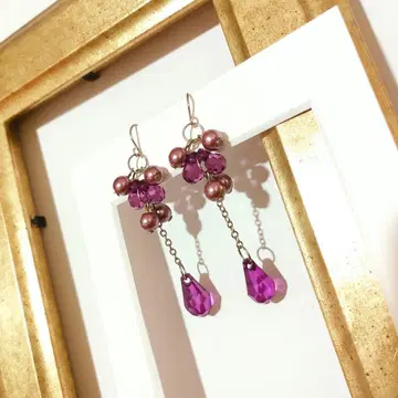 [미사용 새상품] 보라색 펄 느낌 & 보라색 크리스탈 드롭 롱 귀걸이