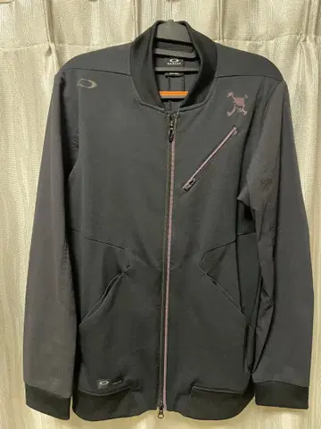 Oakley 블랙 자켓