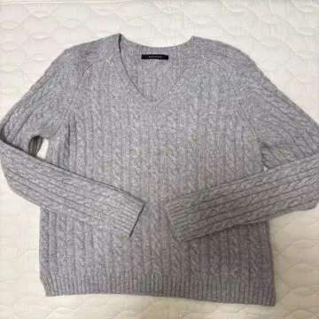 투모로우랜드 맥피 캐시미어 혼방 케이블 스웨터