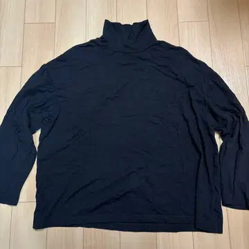 사토 타케루 abyts 블랙 터틀넥 스웨터 사이즈 2