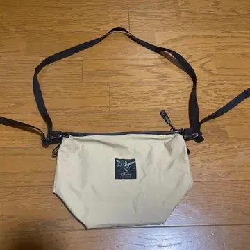 오카라 아이 닛타 오카라니타 사코슈 숄더백