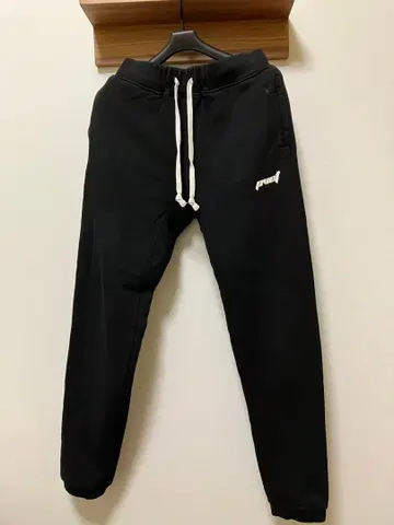 PVOT 애슬레틱 스웨트 팬츠 (블랙) S 사이즈