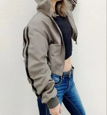 GYDA 라인 숏 블루종 그레이