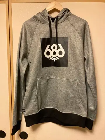 686 프론트 로고 후드티 그레이/블랙
