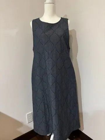 미사용 새상품 센소유니코 Lucruca 슬리브리스 A라인 롱 원피스