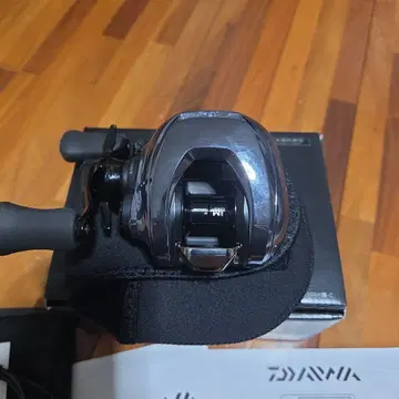 다이와 25 IM Z TW 100XHL-C 왼쪽 핸들