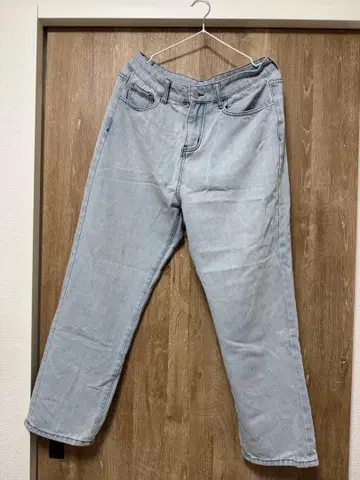 라이트 블루 스트레이트 데님 팬츠